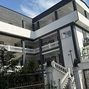 Aaron Otel Dıraç